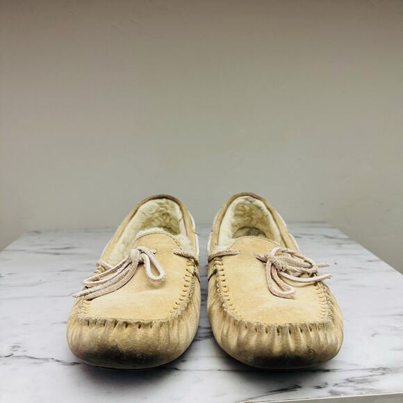 Ugg Dakota Tan Leather Lined Slip On Moccasins Womens Size 8 - Picture 2 of 9